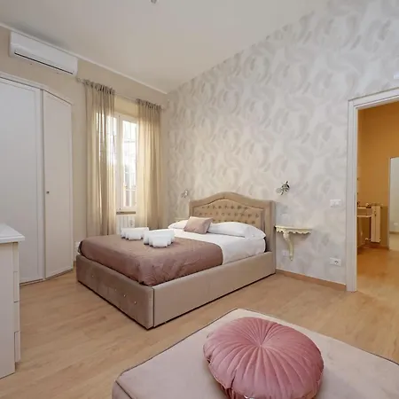 Daire Julius House