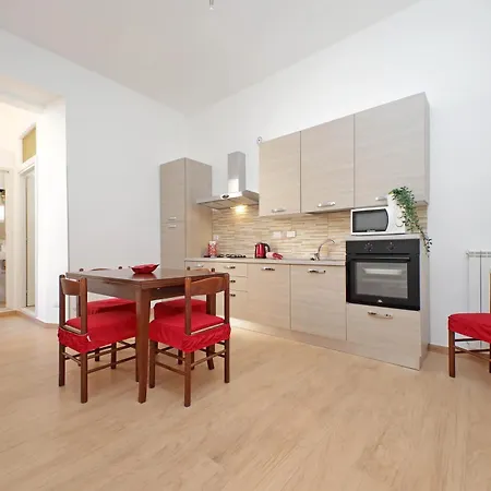 アパート Julius House *