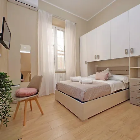 アパート Julius House