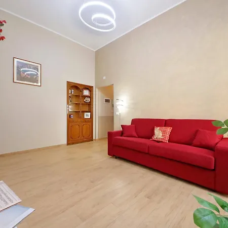 アパート Julius House